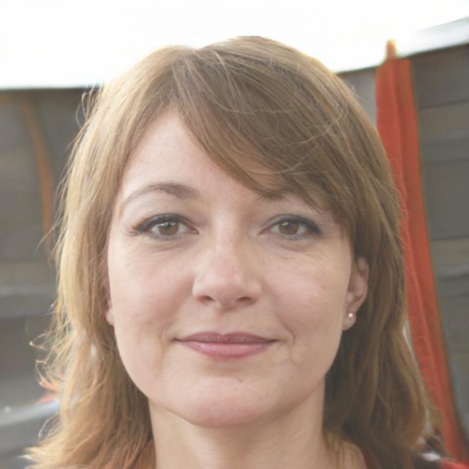 Алина Тарасова - ведущий дизайнер и консультант по проектам